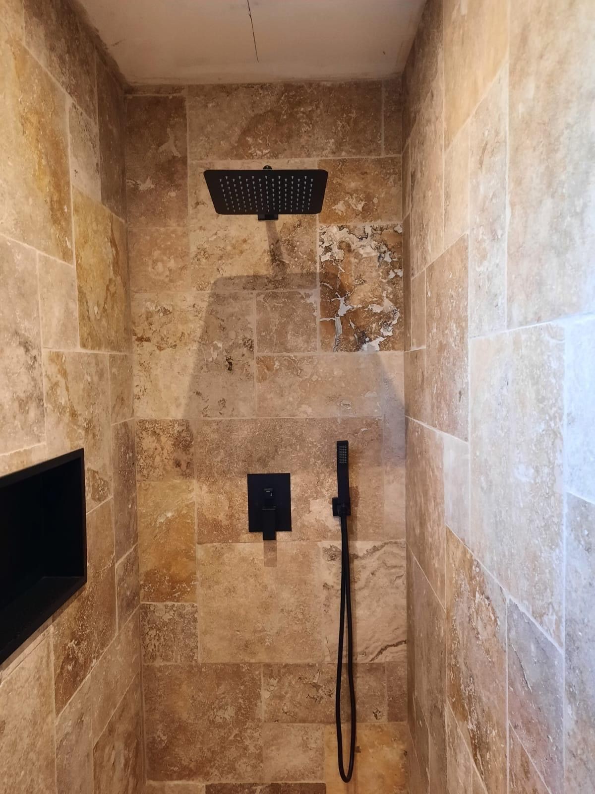 Création de douche à l'italienne (carrelage, plomberie, électricité)